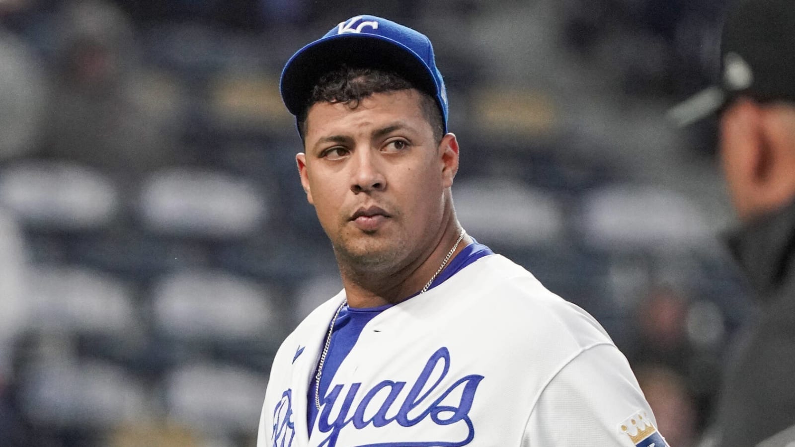 Royals option Carlos Hernandez, select Foster Griffin