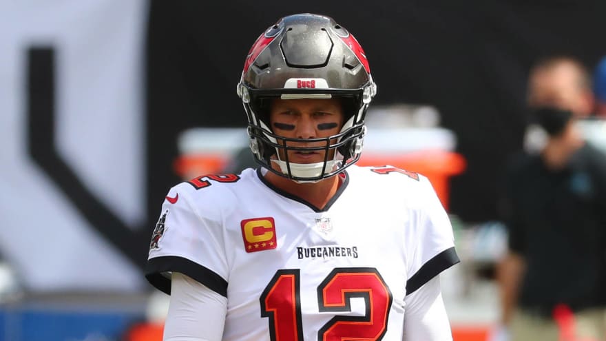 tom brady buccaneers t shirt