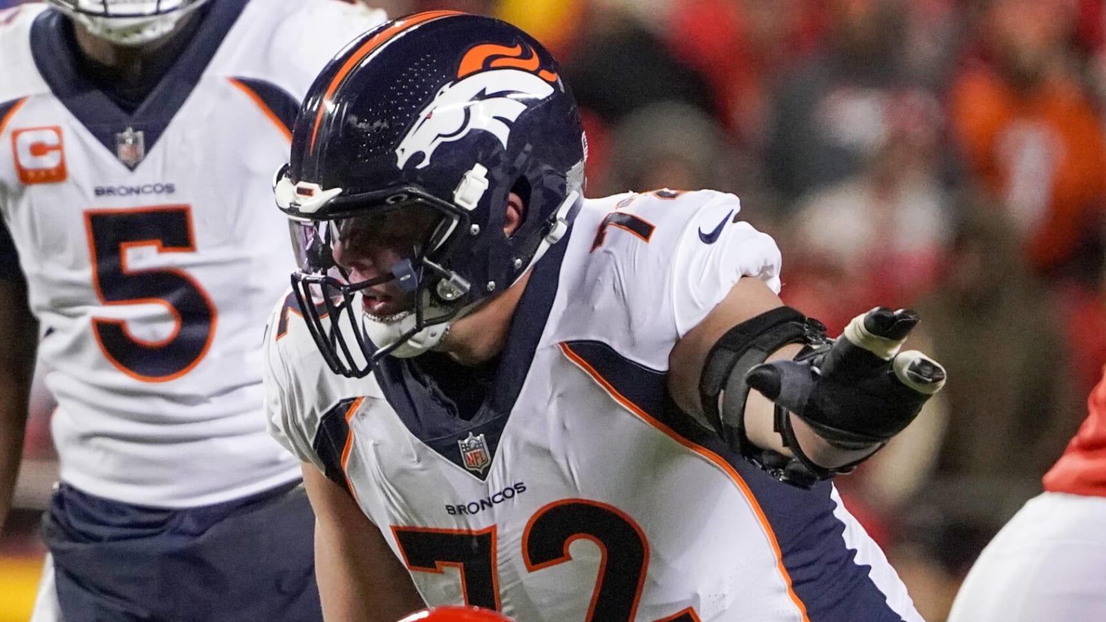What are the Broncos' offensive line plans for 2022?