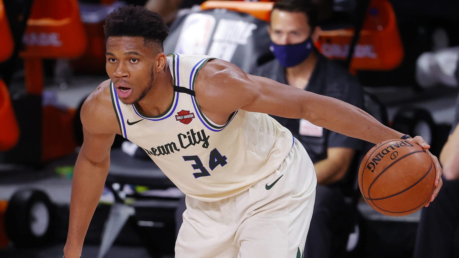 Heat, Raptors considered front-runners to sign Giannis?