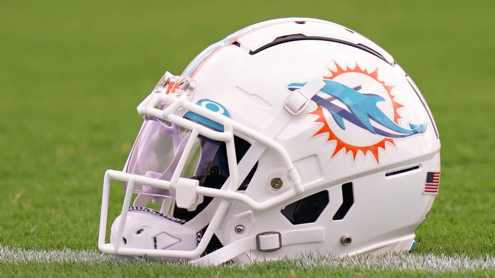 Dolphins players remove ping-pong tables from locker room to help with game prep
