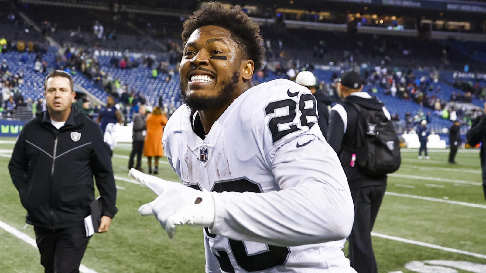 Raiders poised to make a splash in free agency