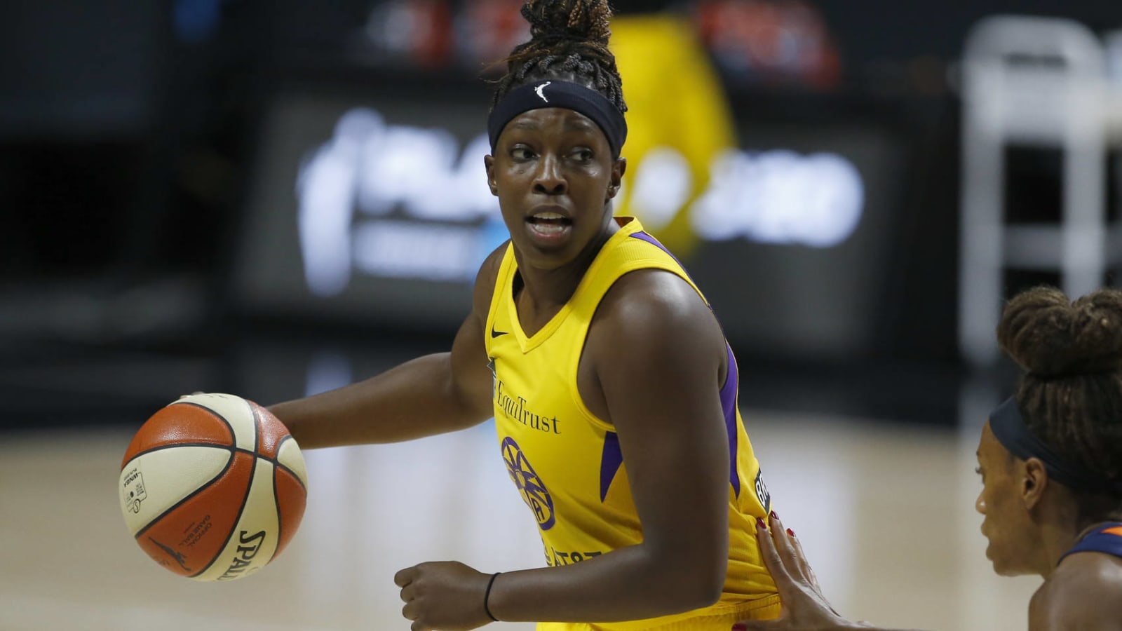 Chelsea Gray signs with Las Vegas Aces