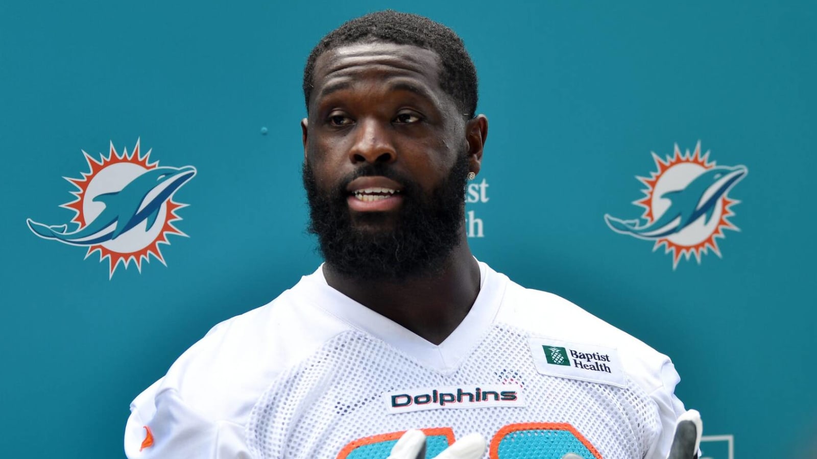 Dolphins LT's injury explanation relieves Tyreek Hill