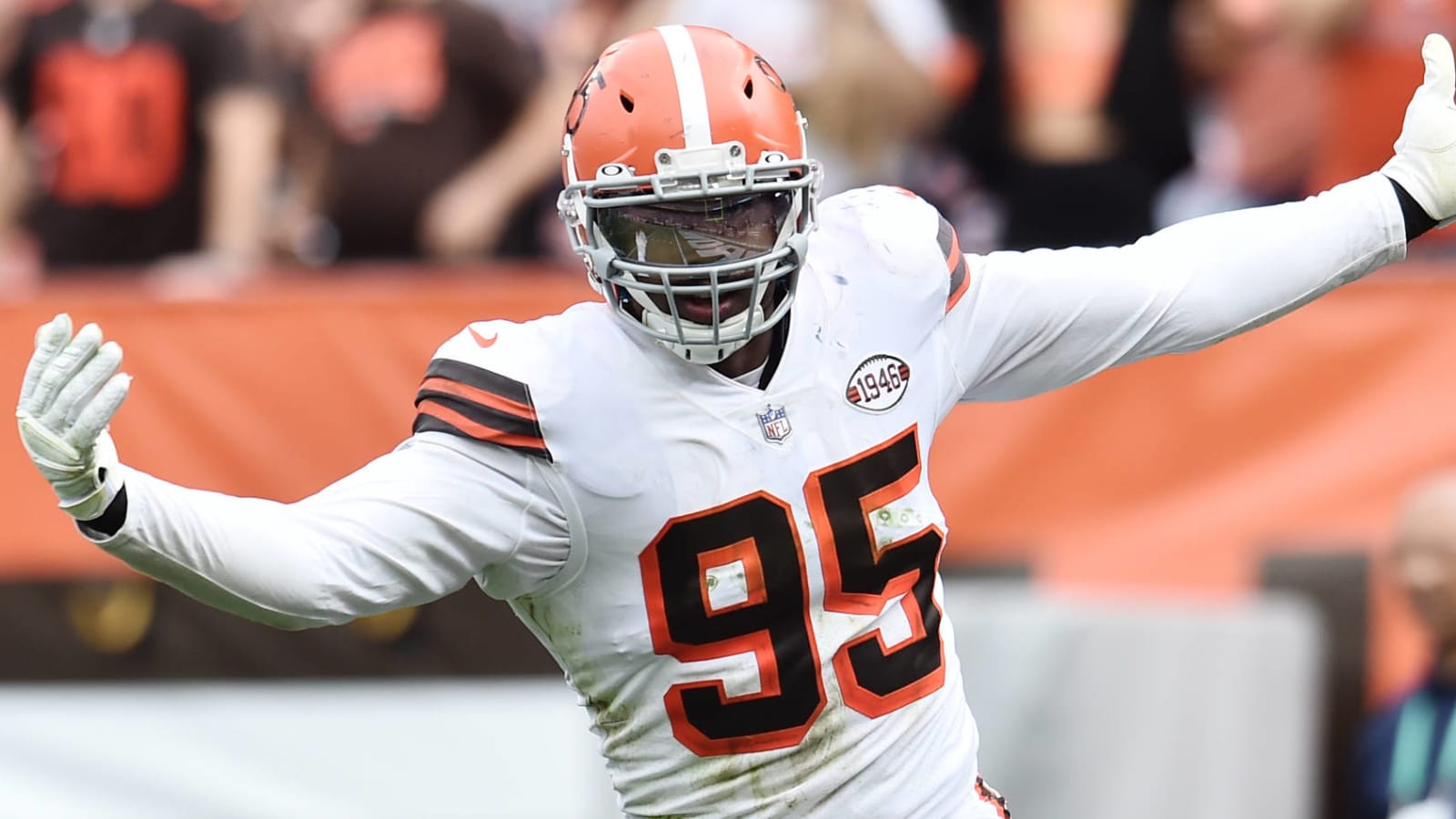 Myles Garrett wears QB grim reaper Halloween costume to stadium