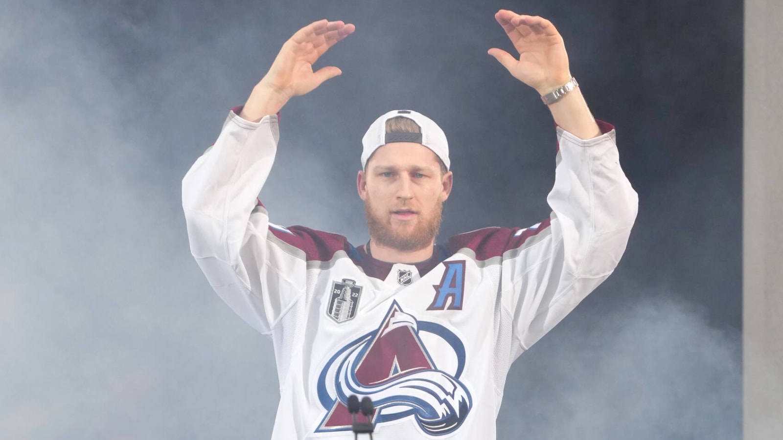 Nathan MacKinnon, Avs 'pretty close' to extension