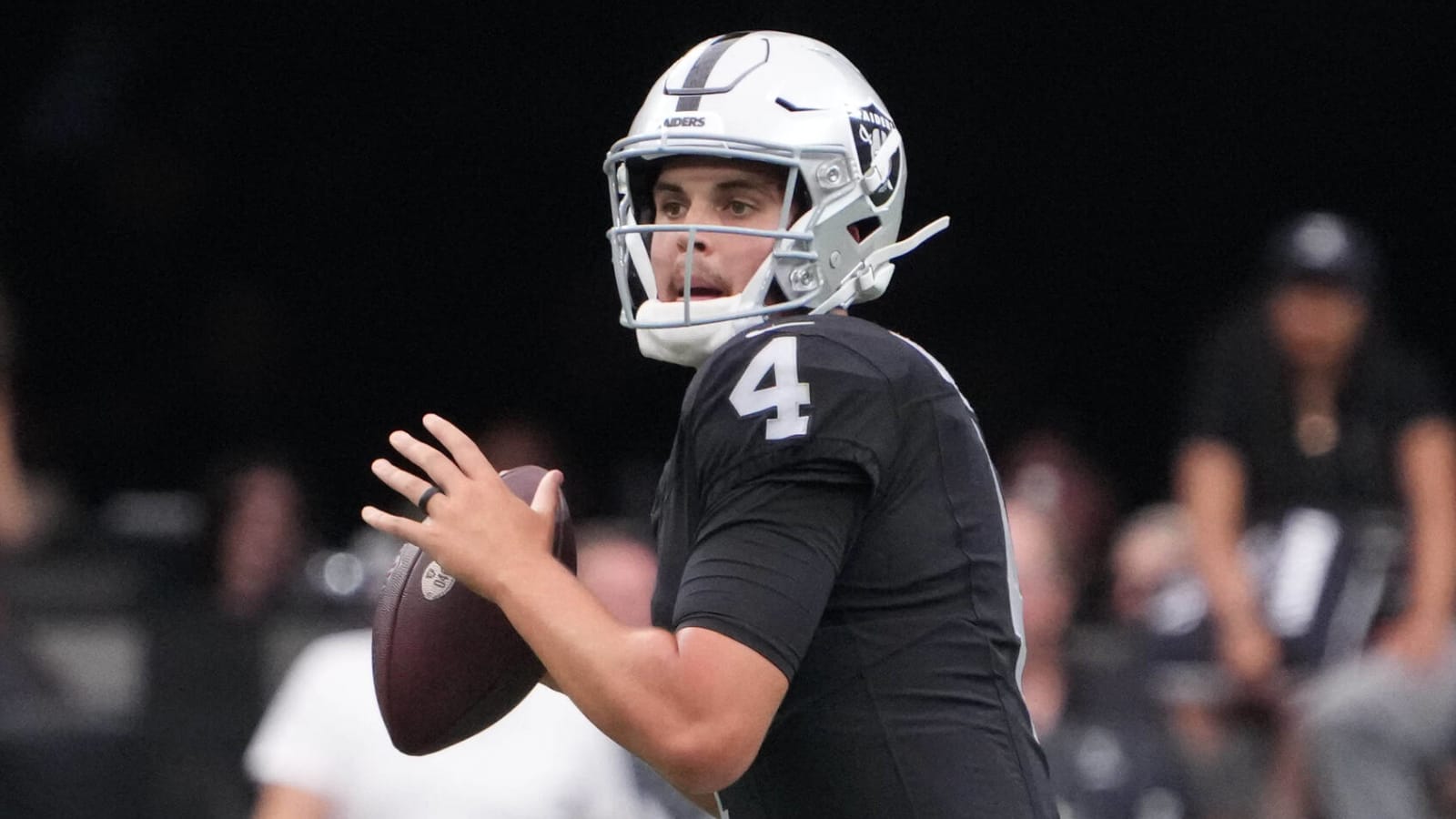 Raiders rookie QB gets nod vs. Chargers