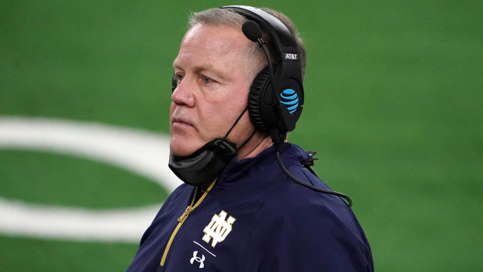 Brian Kelly gets testy with media over bowl record