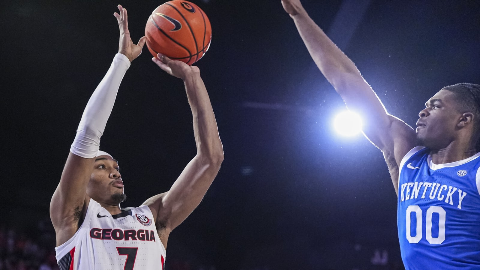 Free throws the difference in Georgia's upset over No. 6 Kentucky