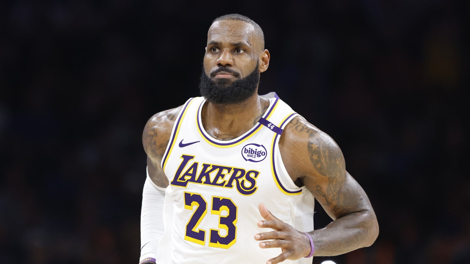 LeBron James names his favorite NFL player