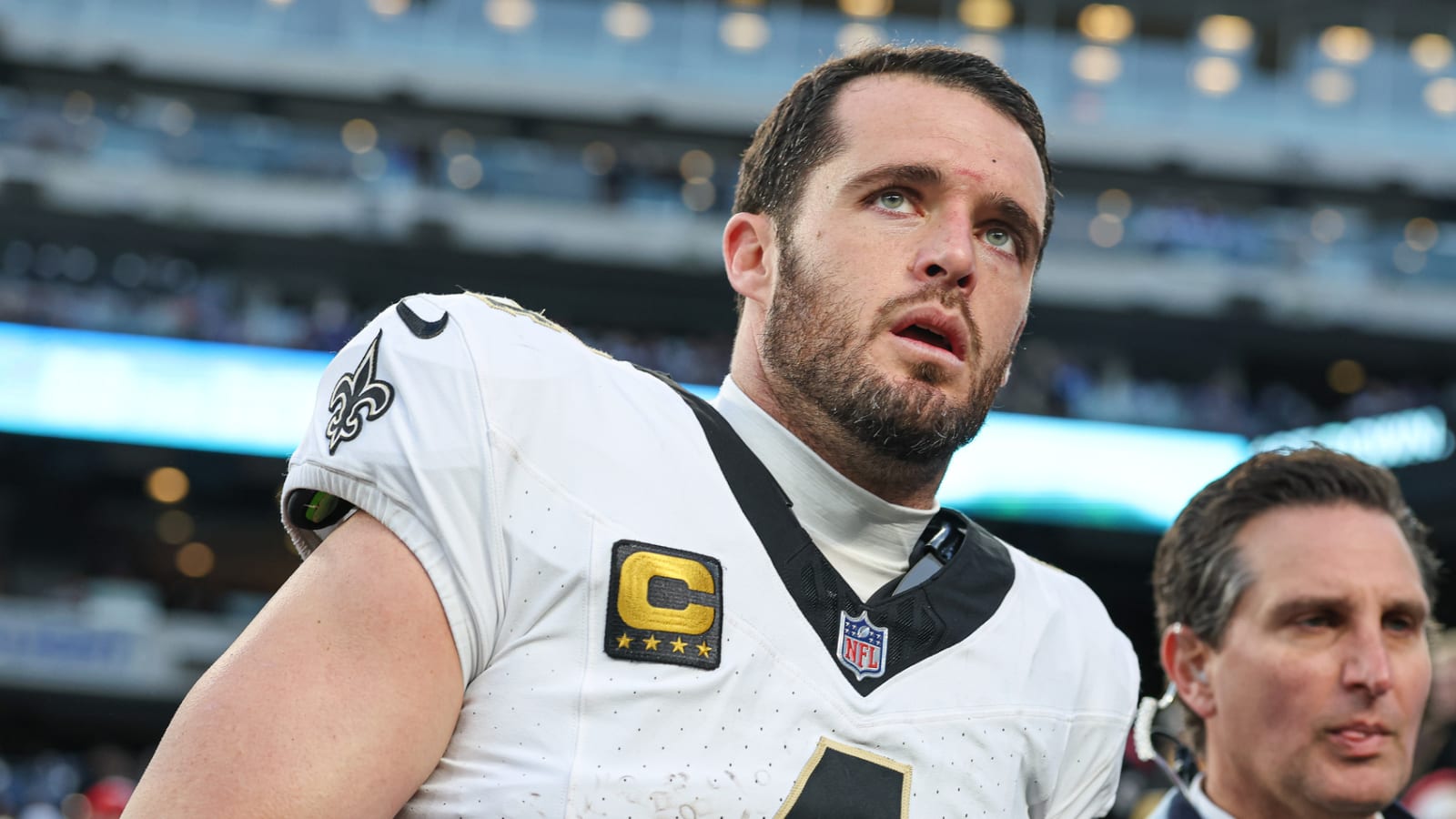 Saints interim HC provides update on QB Derek Carr following significant injury
