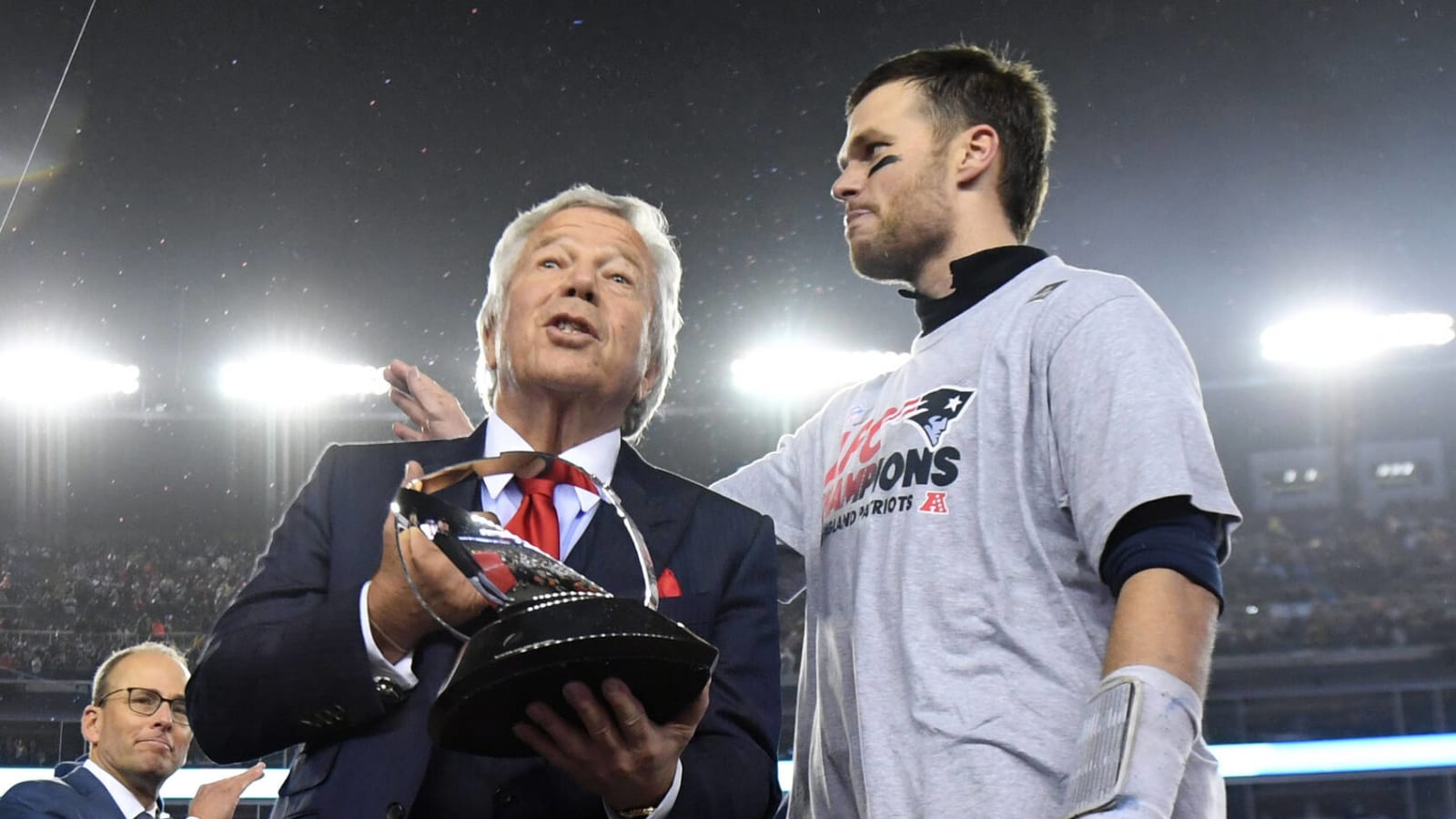 Robert Kraft says he wants Tom Brady to retire as a Patriot