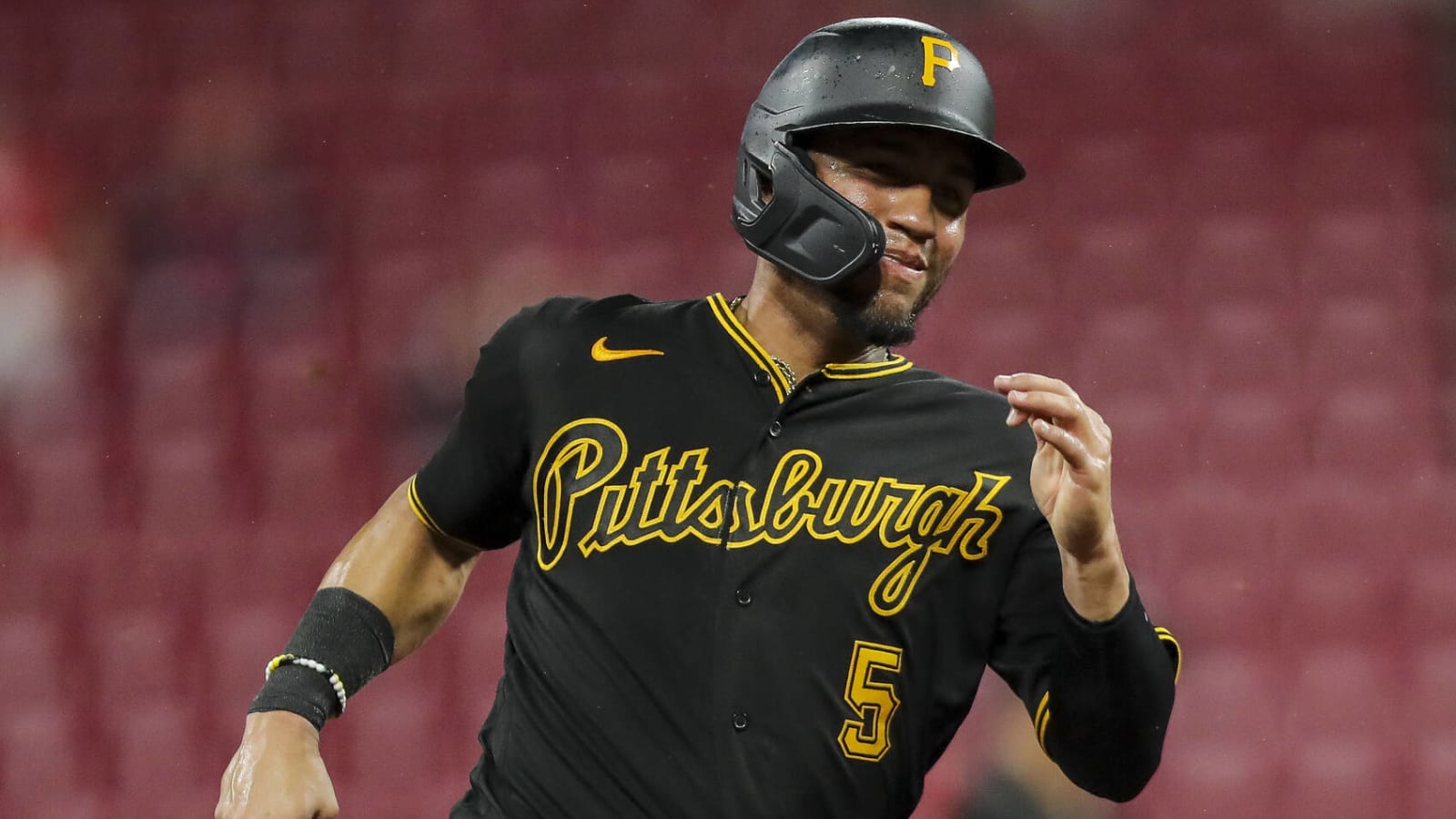 Mets acquire catcher Michael Perez from Pirates for cash