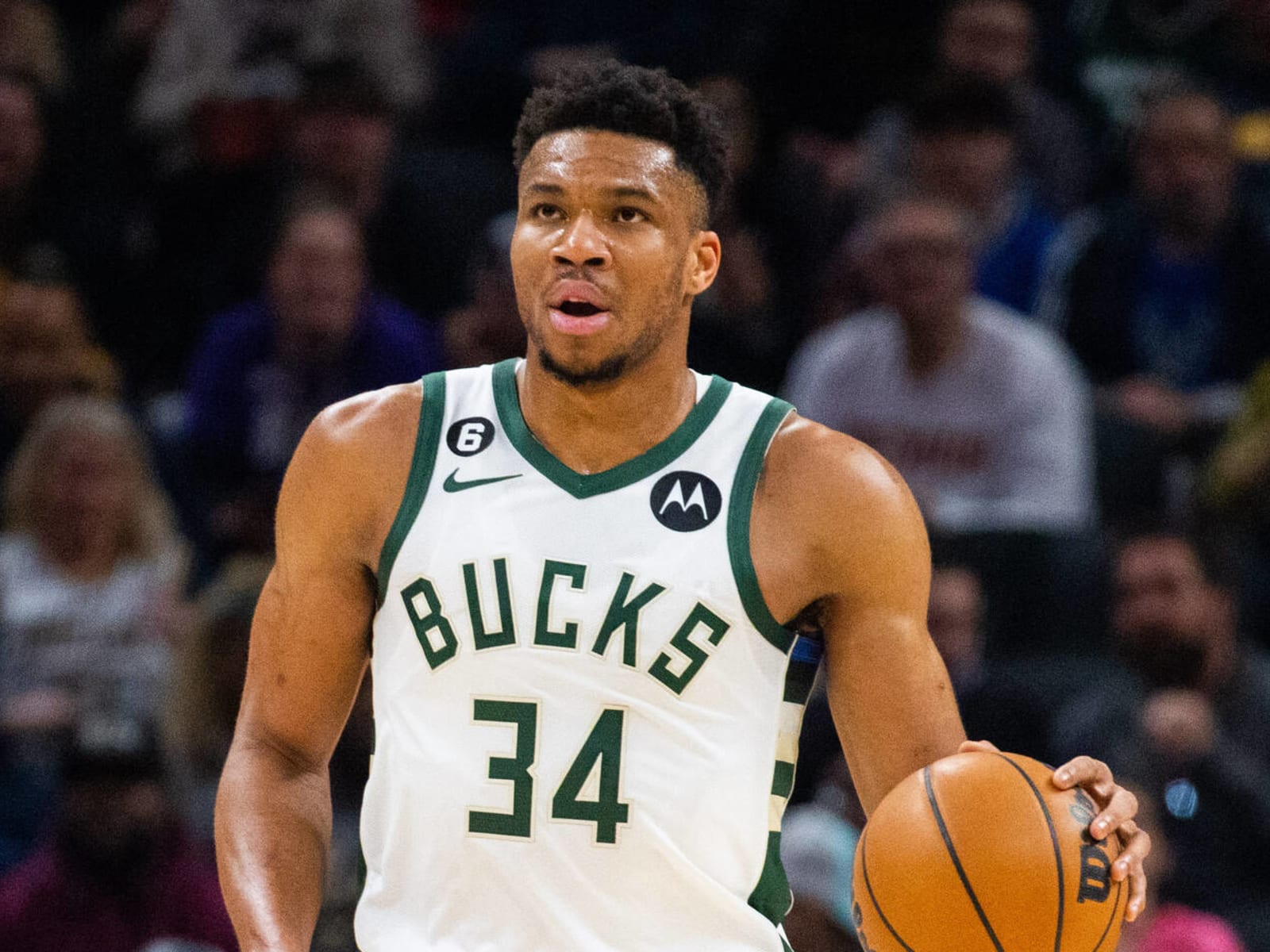Giannis antetokounmpo kicks new arrivals
