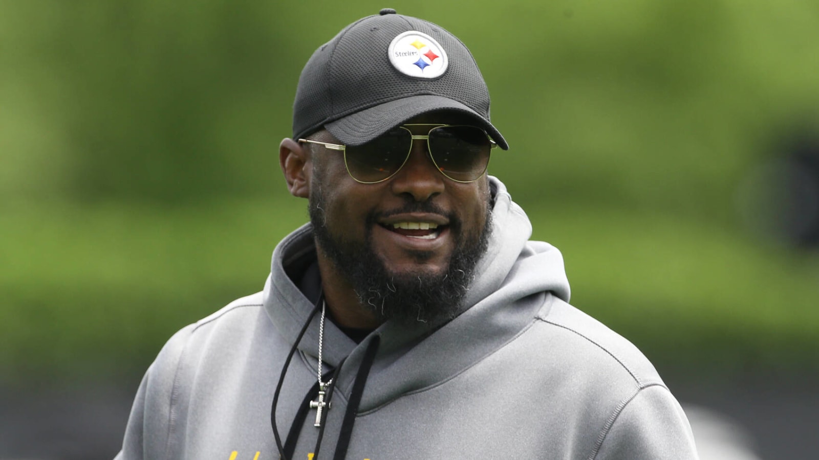 Mike Tomlin won't 'micromanage or overmanage' QB competition