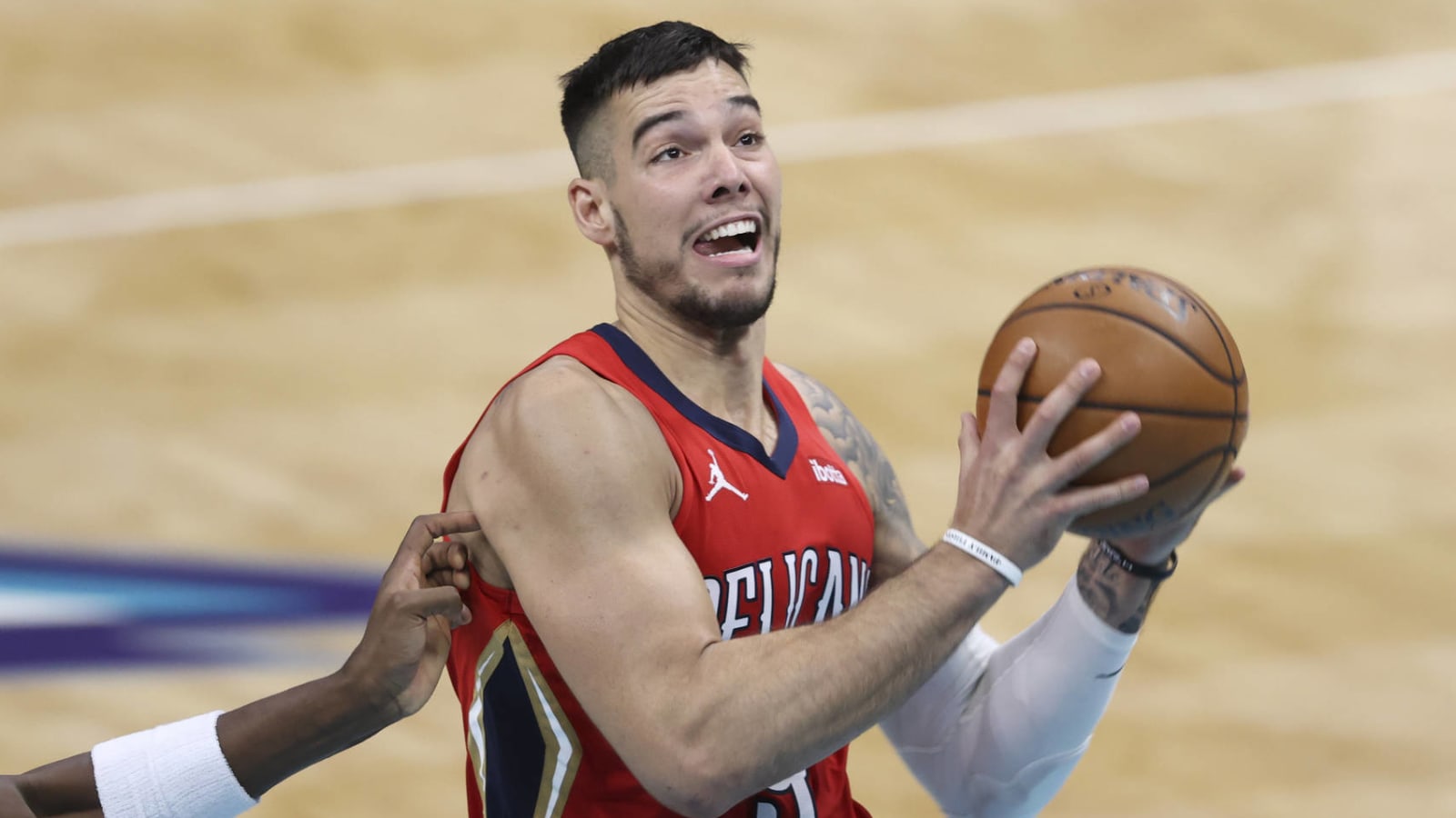 Pelicans, Willy Hernangomez agree to three-year deal