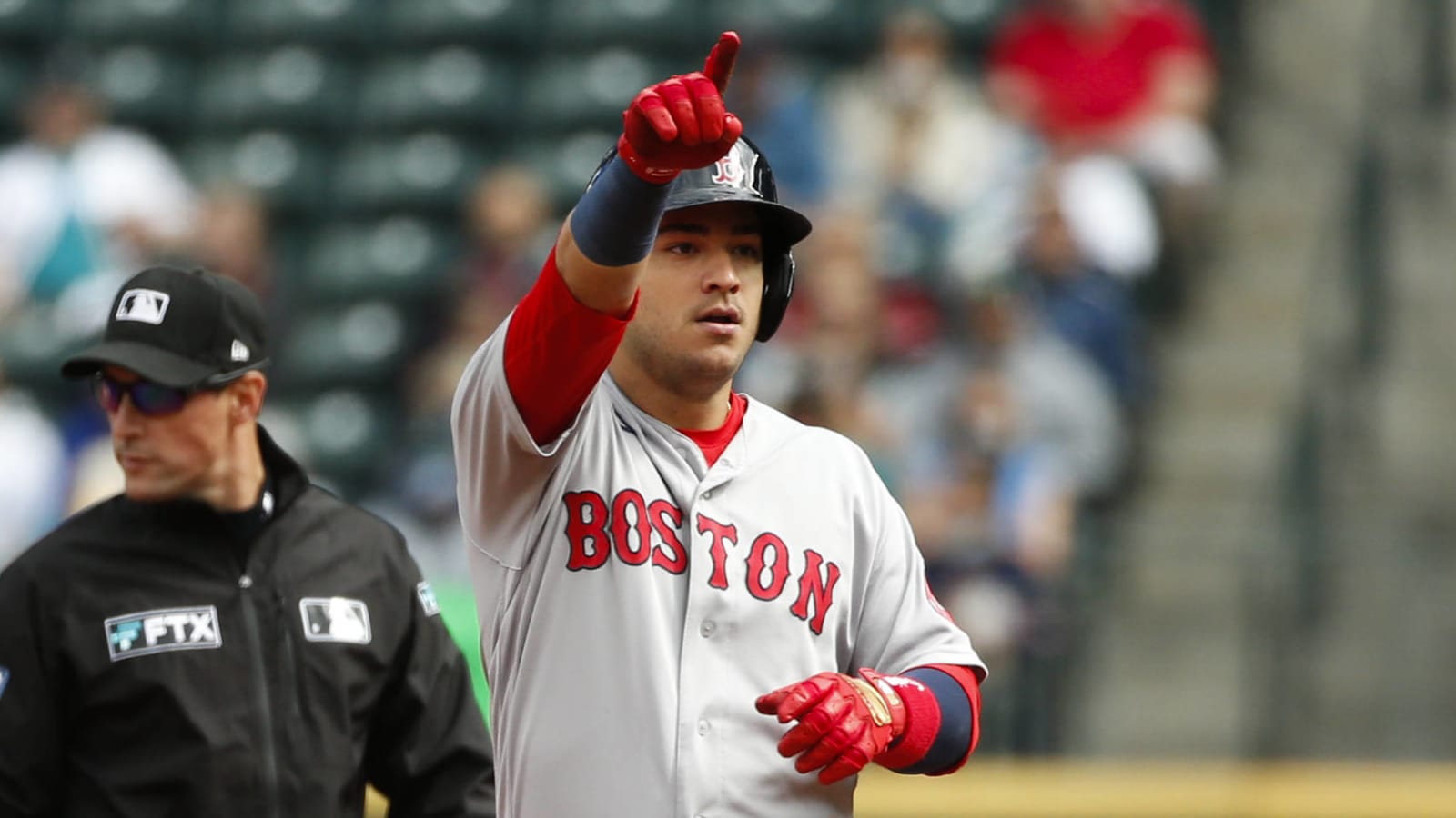 Jose Iglesias has key job despite ineligibility for playoffs