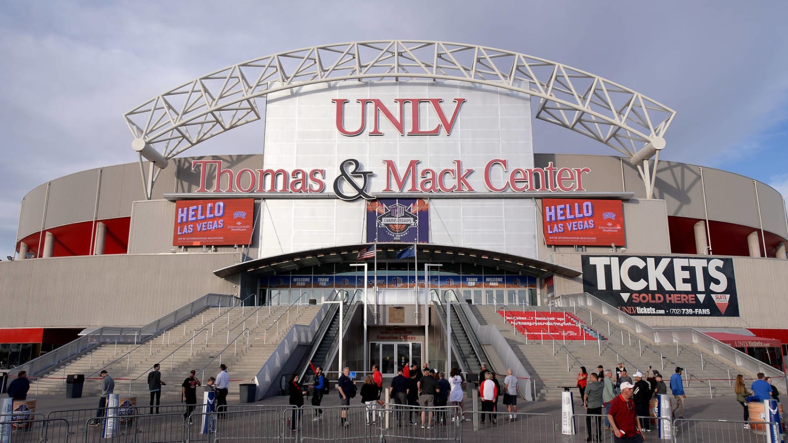 UNLV removes Confederate-themed mascot statue from campus