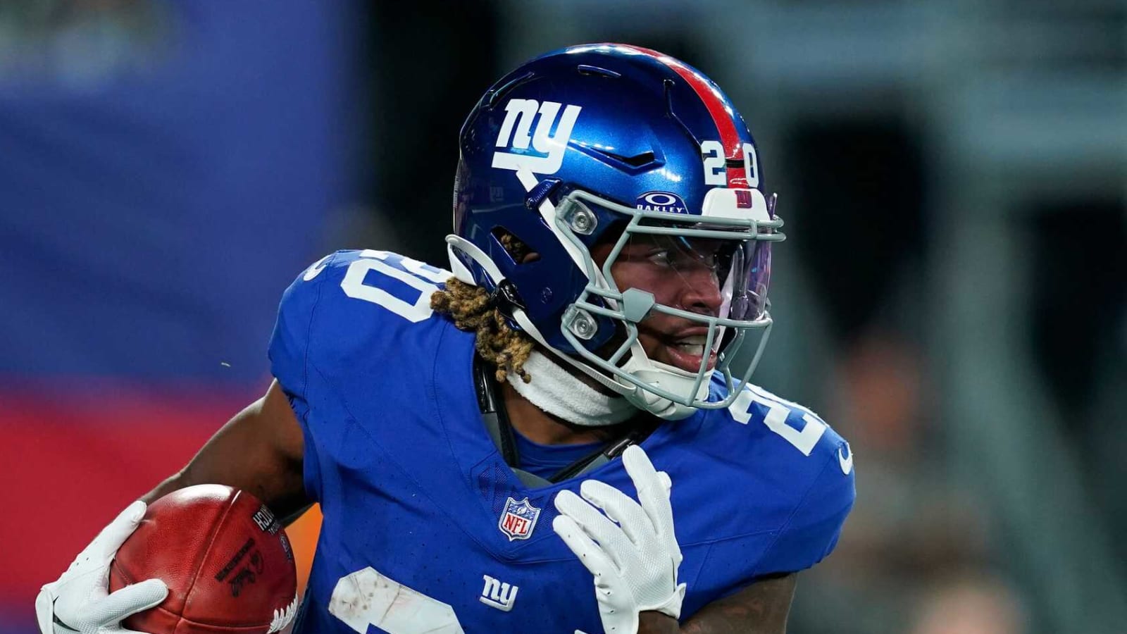 Watch: Giants' first play vs. Browns ends in disaster