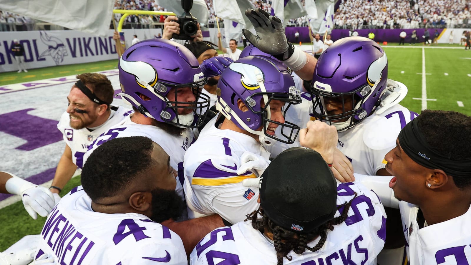 Watch: Vikings win on 61-yard FG from Joseph