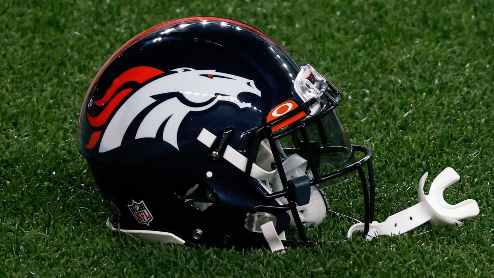 Broncos, Vikings players test positive for COVID-19