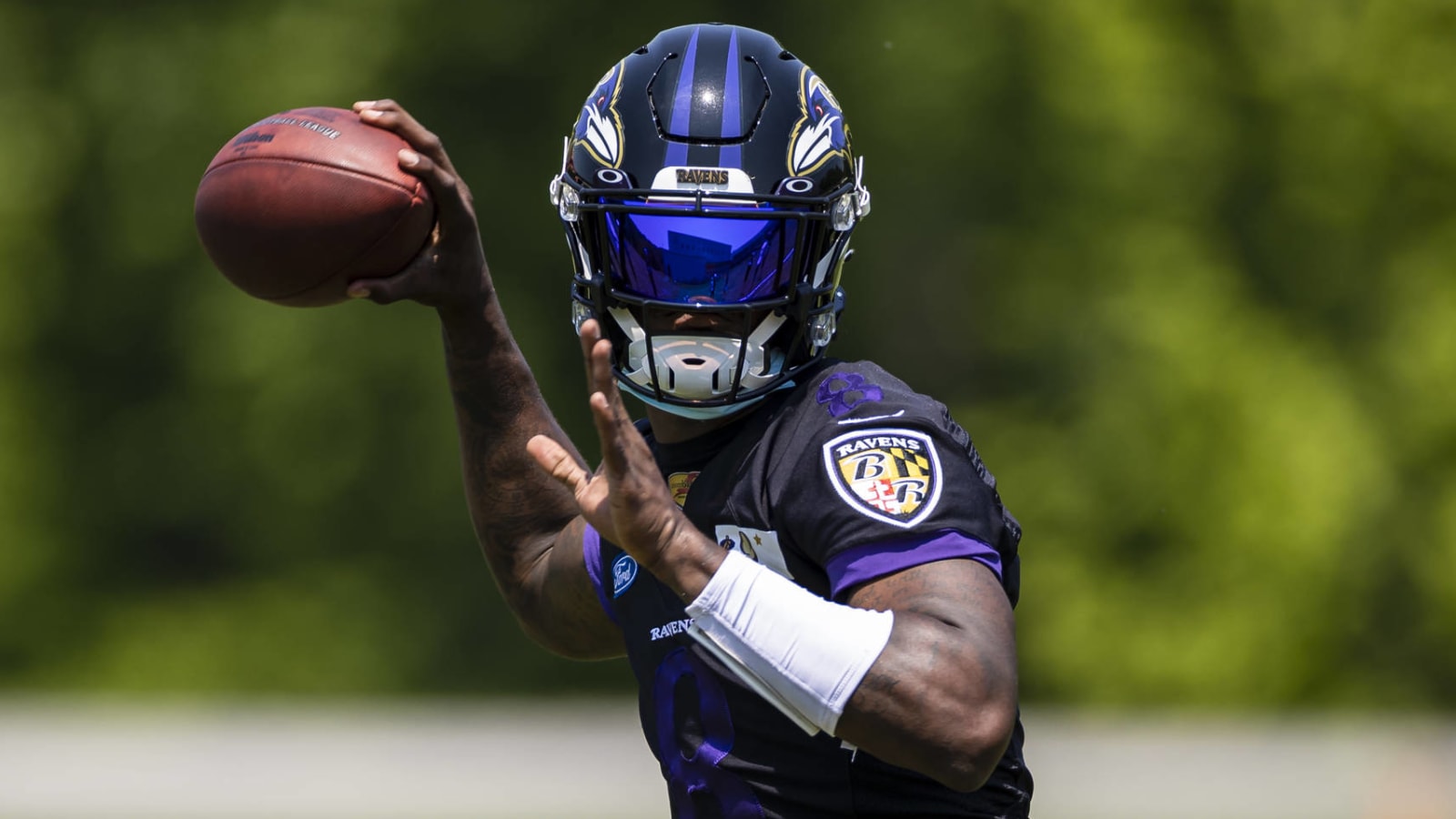 Ravens' Lamar Jackson still won't say if he's vaccinated