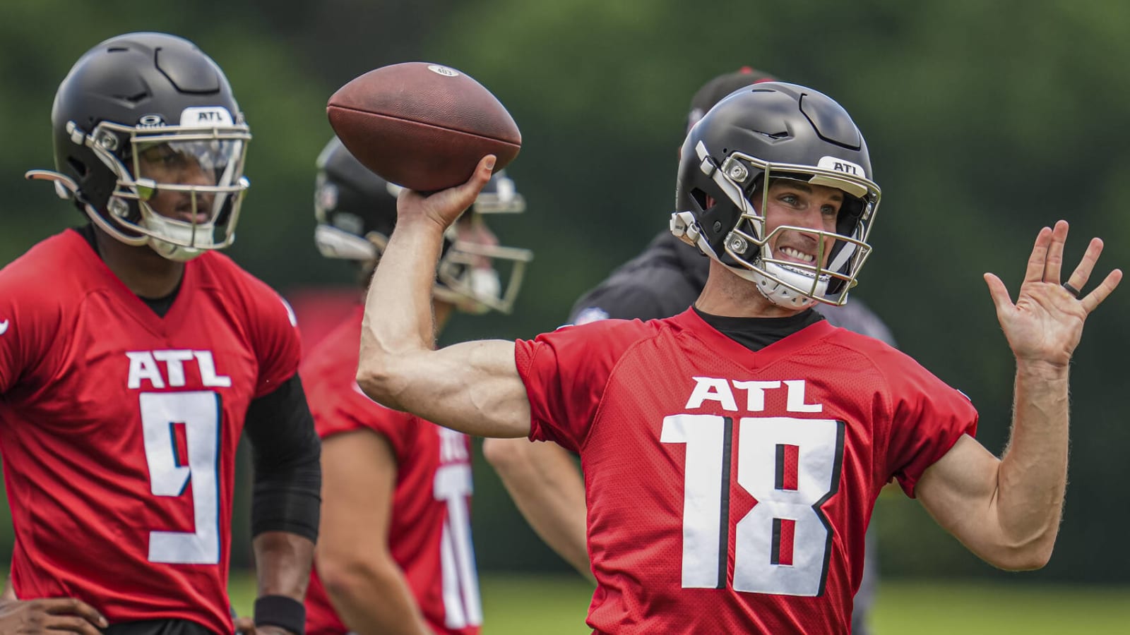 Michael Vick defends Michael Penix Jr., Kirk Cousins situation