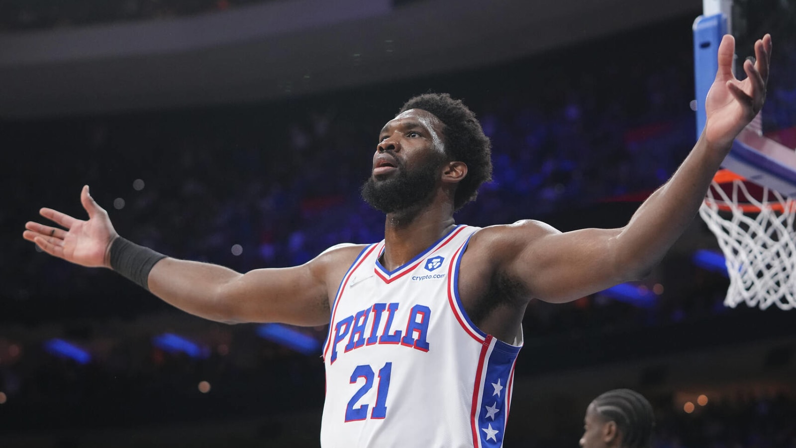 Joel Embiid leads 76ers past Bucks with 42 points, 14 rebounds