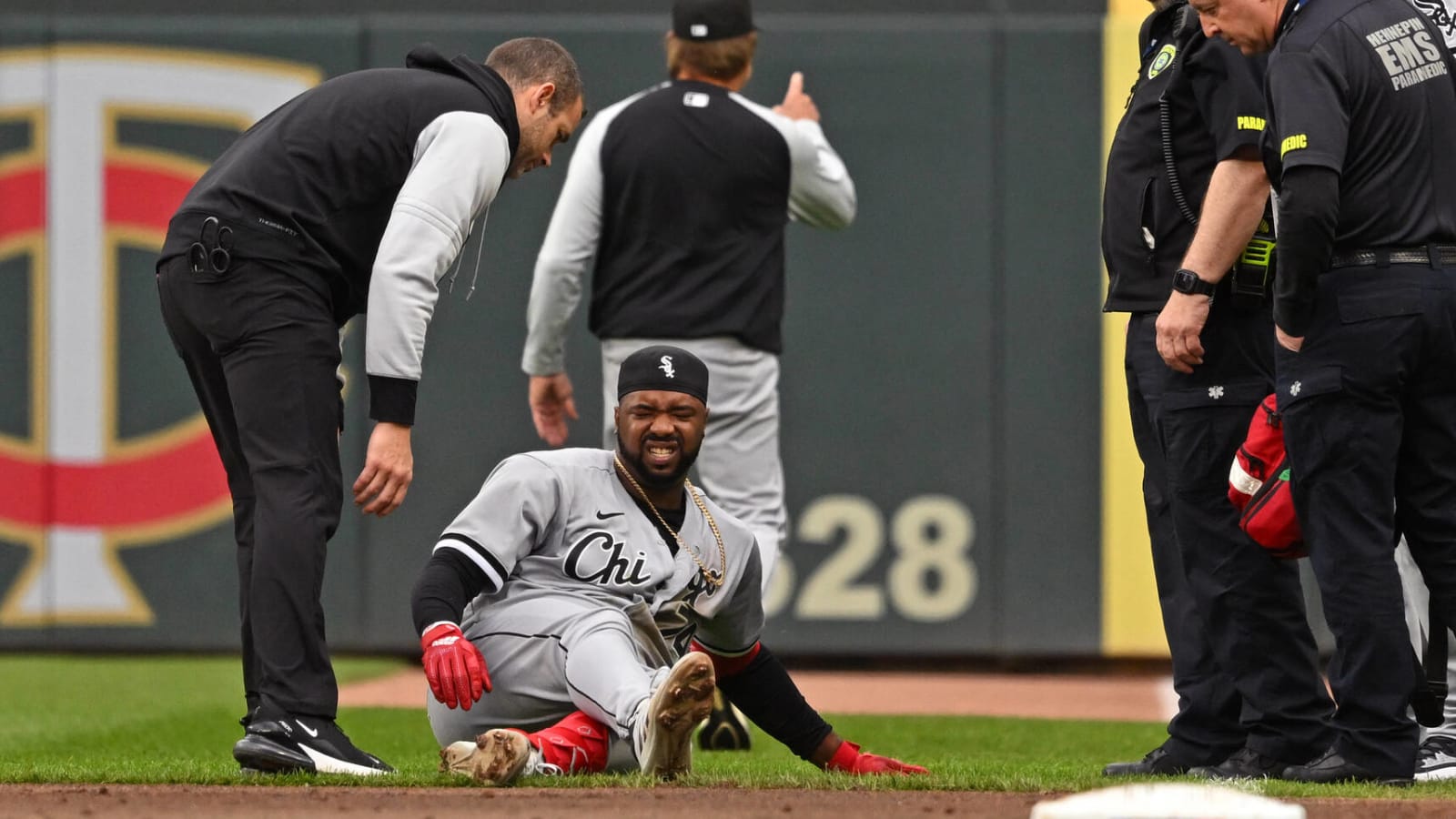 Eloy Jimenez Had to Be Carted Off the Field After An Injury