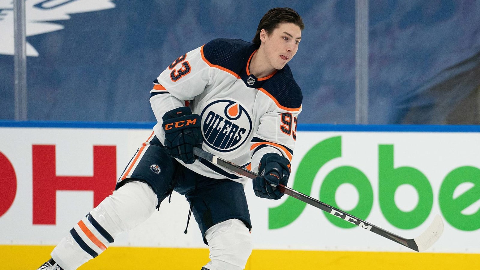 Nugent-Hopkins, Oilers agree on eight-year, $41M deal