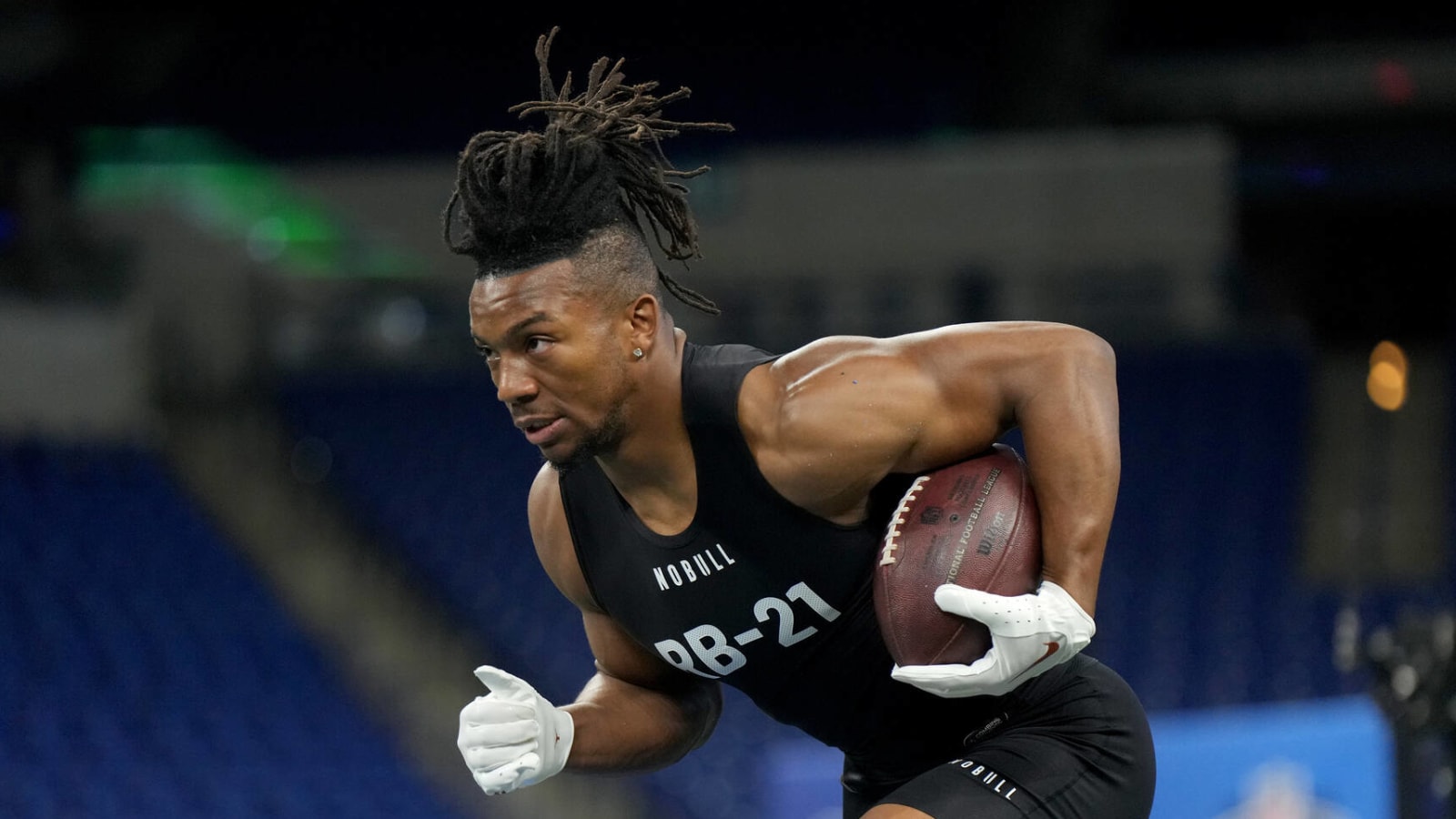 NFL analysts question if Cowboys should use first-round pick on RB