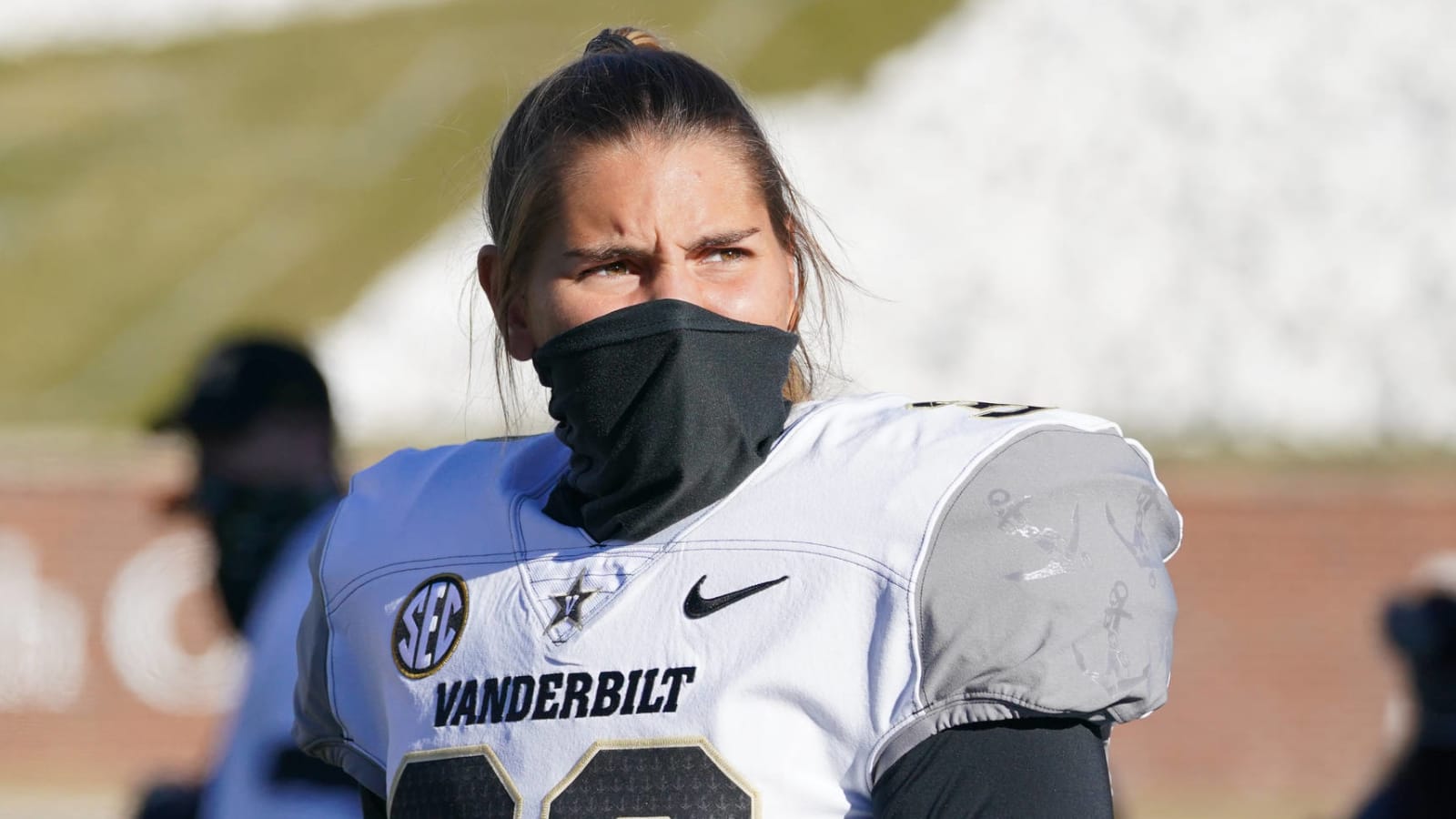 Vanderbilt's Sarah Fuller makes history with kickoff