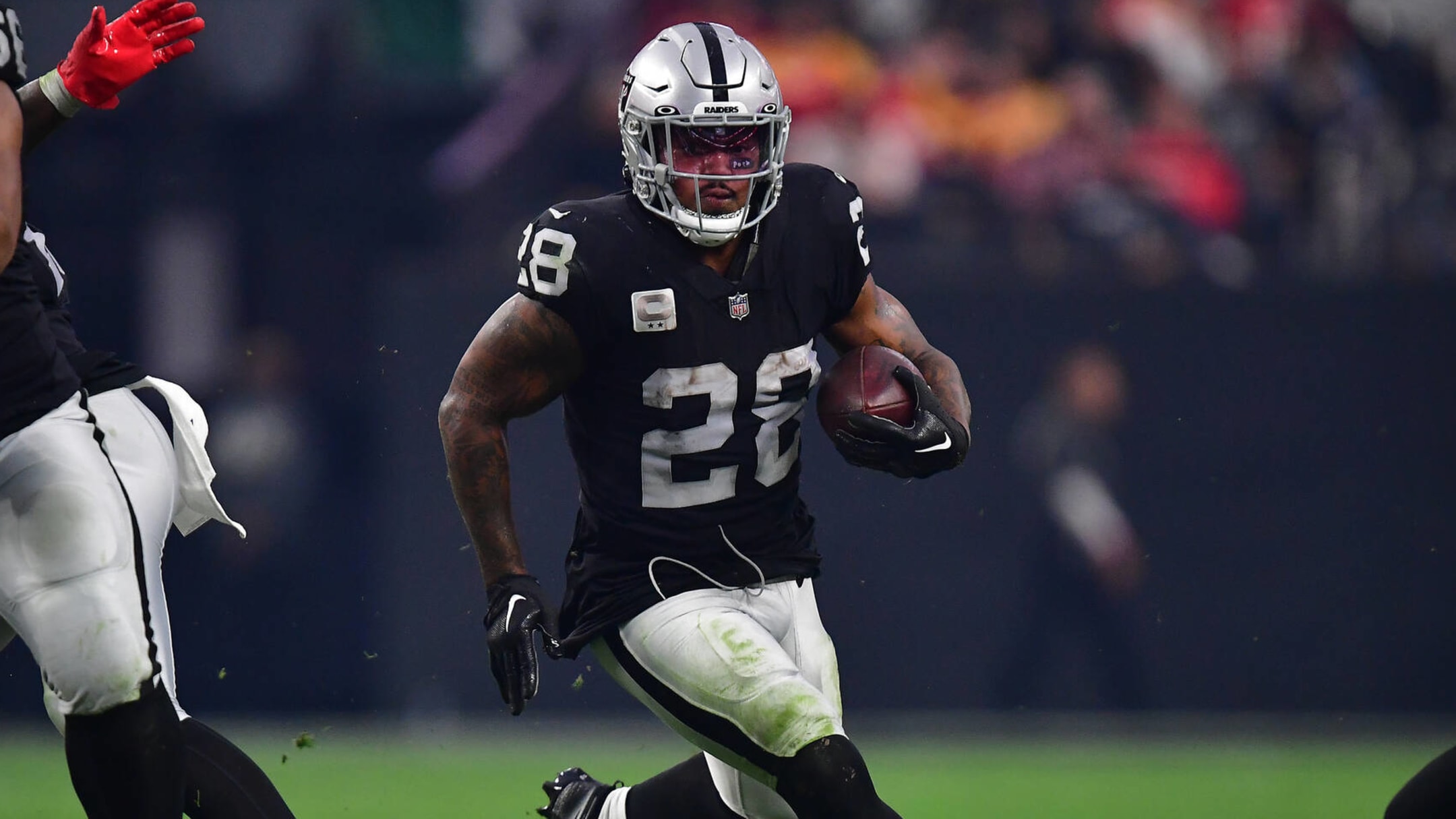 Josh Jacobs doesn't land long-term contract from Raiders by tag deadline,  per report