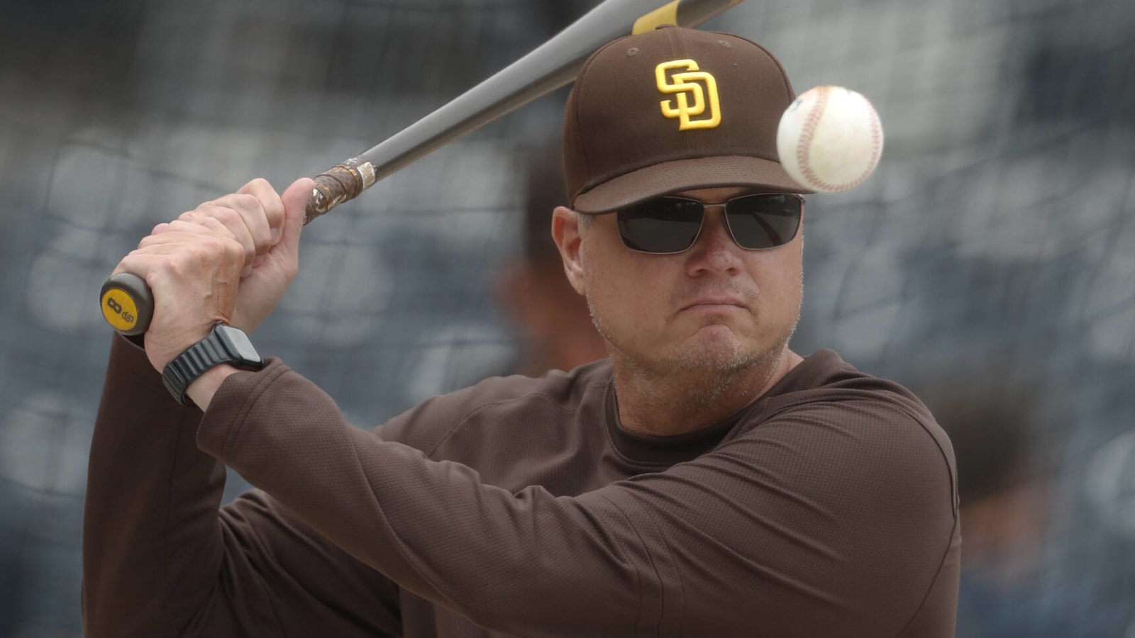 Front-runner emerges for Padres' managerial opening