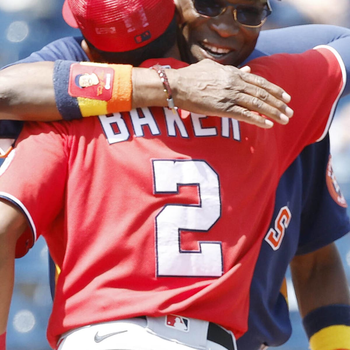 Astros' Dusty Baker shares touching moment with son Darren in