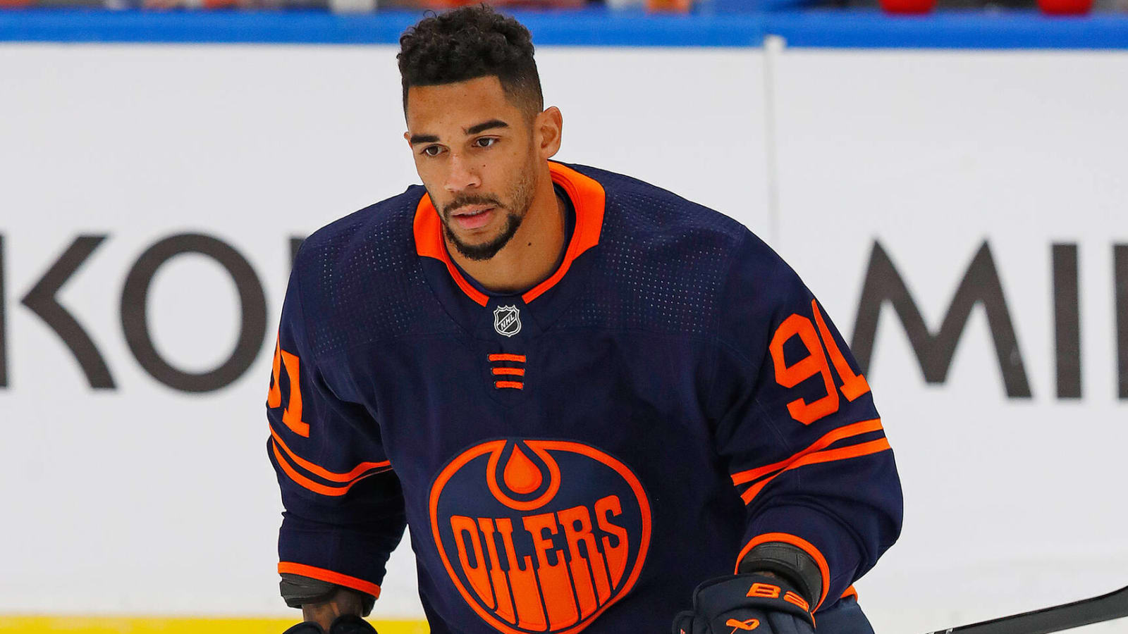 Evander Kane undergoes surgery after being cut by skate