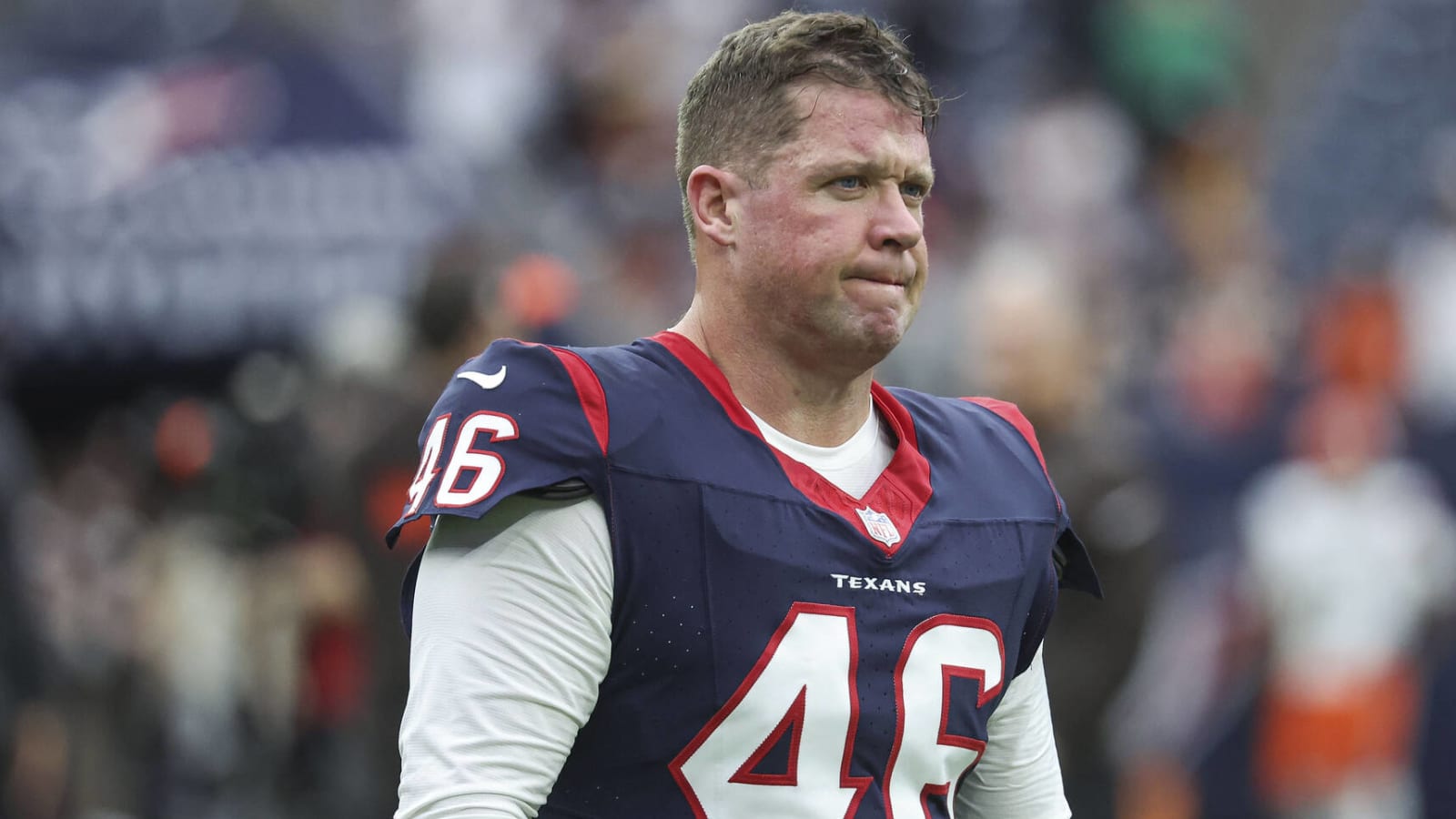 Texans bringing back longest-tenured player