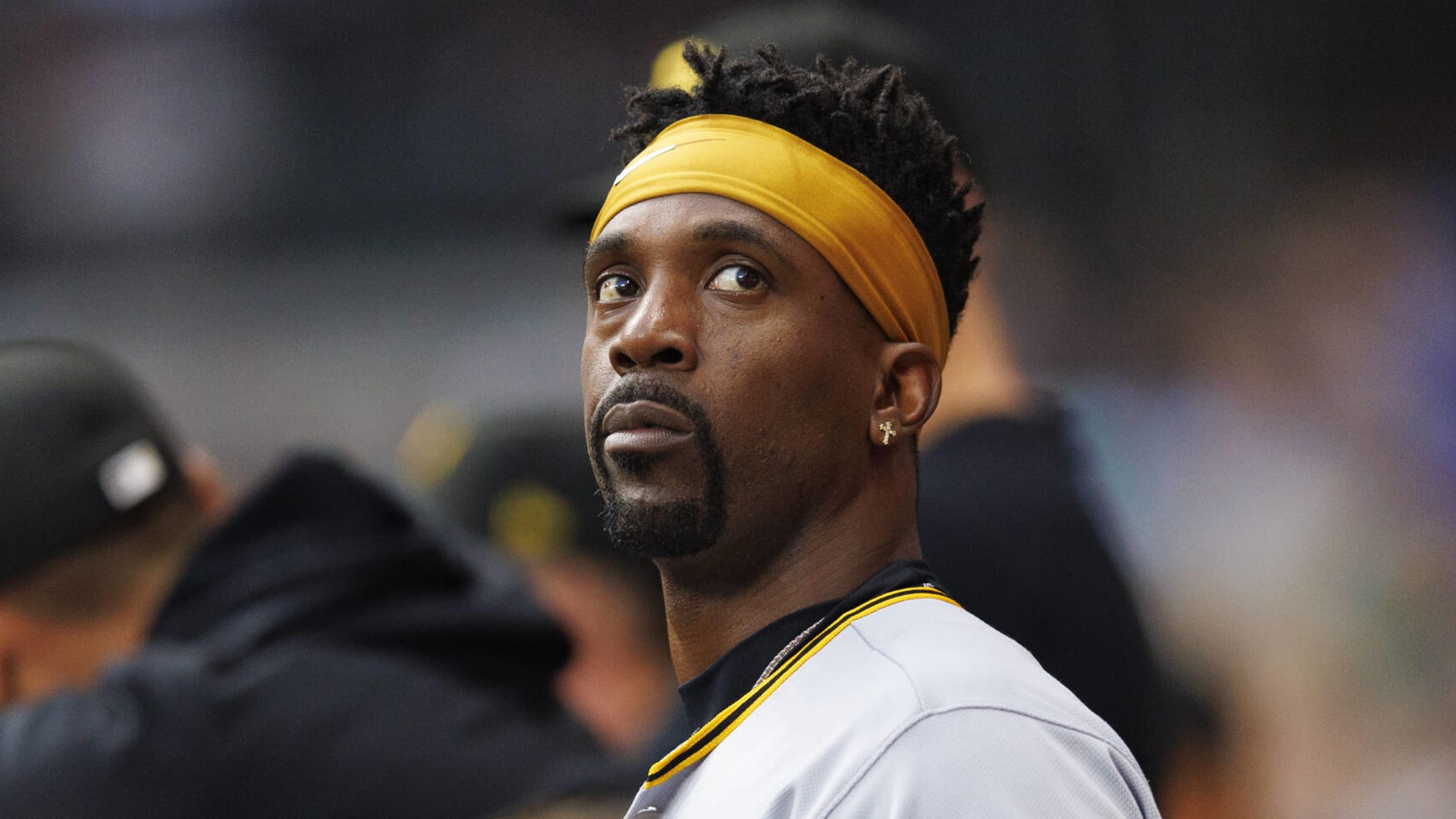 Pirates players sound off on MLB for playing in unhealthy air quality;  Andrew McCutchen masks up