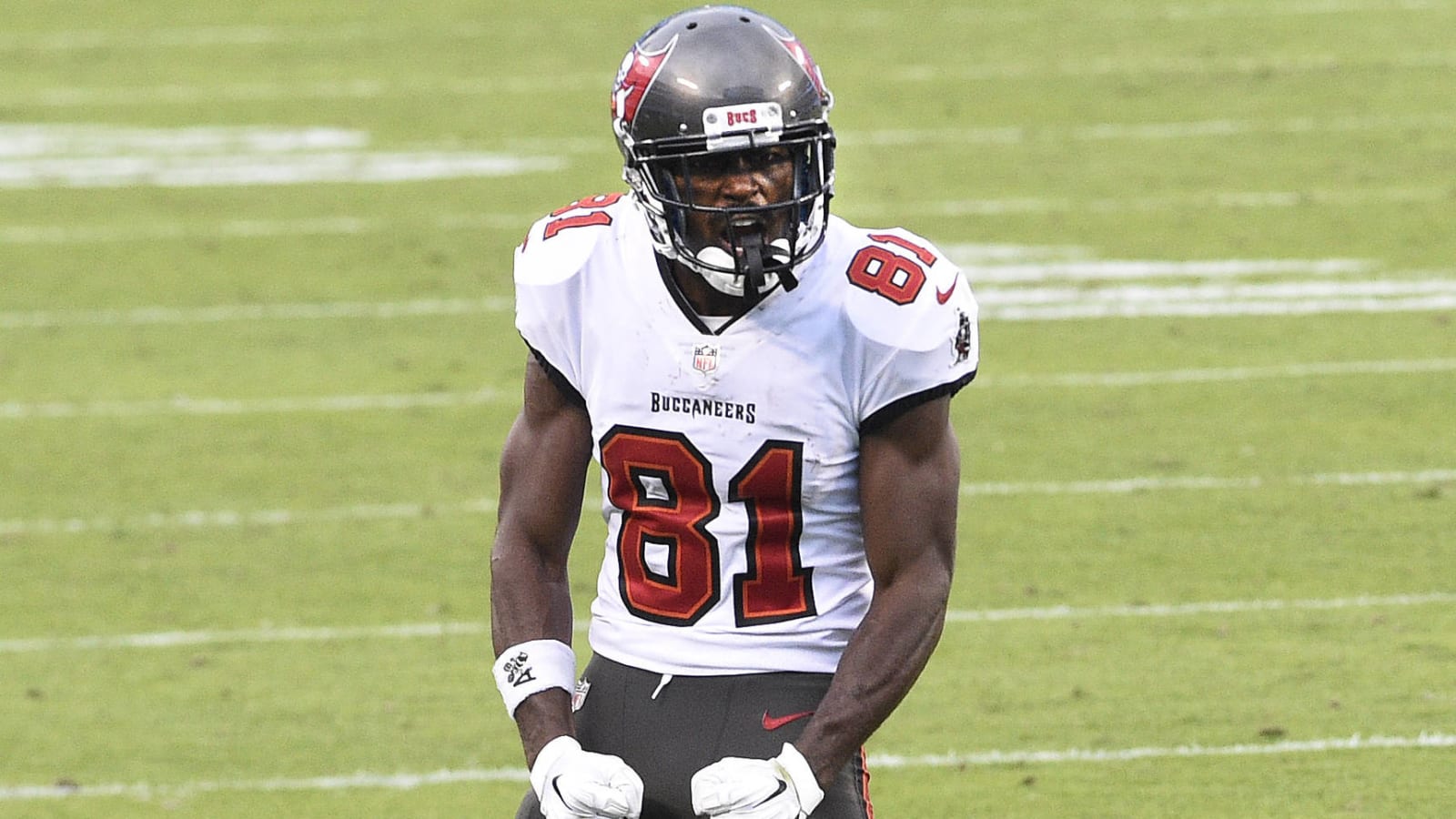 AB involved in off-field incident before signing with Bucs