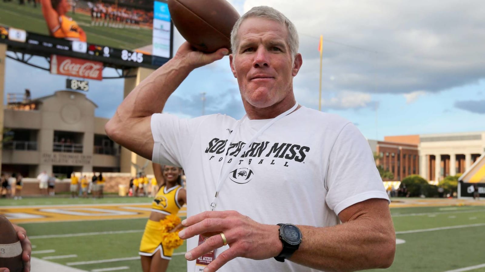 Brett Favre threatens return of infamous jorts from his draft day