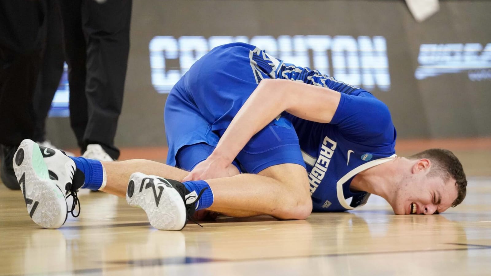 Creighton's Kalkbrenner to miss rest of tourney with knee injury