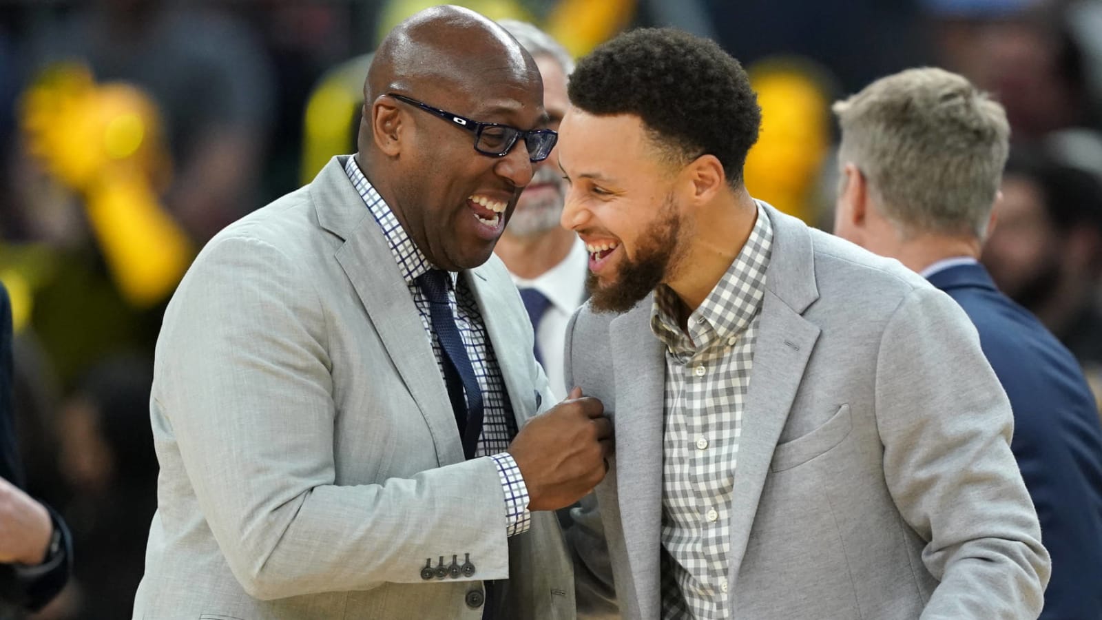 Mike Brown interviewed with Clippers