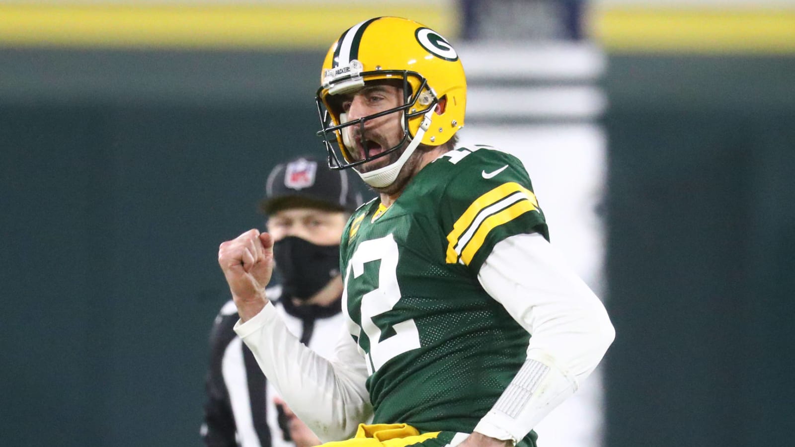 Aaron Rodgers reports to Packers training camp