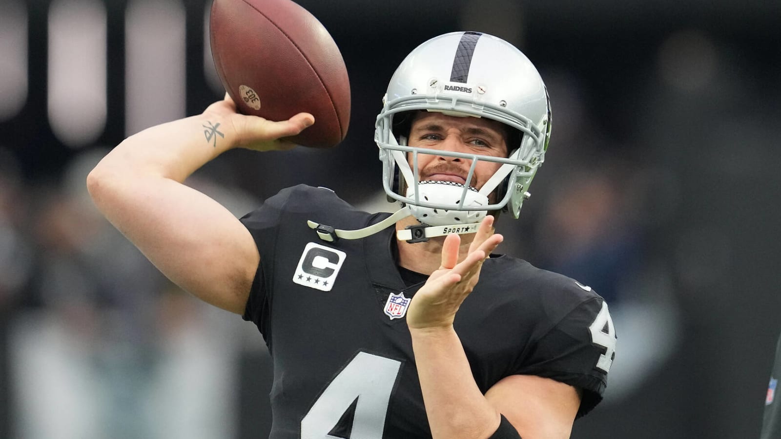 Mark Davis reportedly drove Raiders' Derek Carr decision