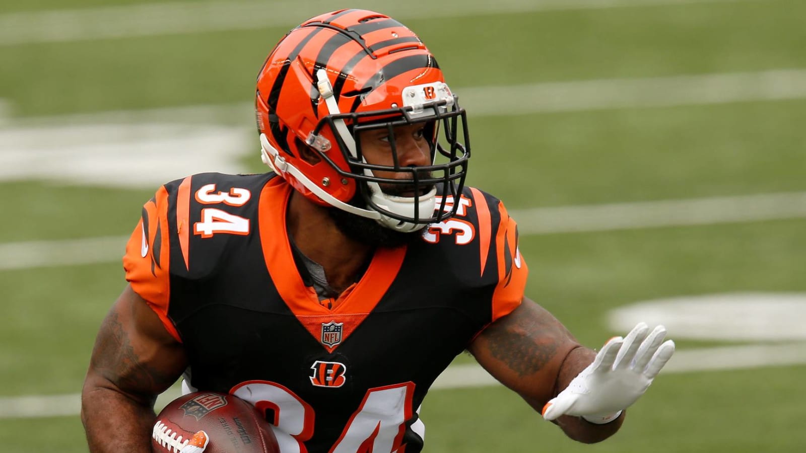 Bengals re-sign RB Samaje Perine to two-year deal