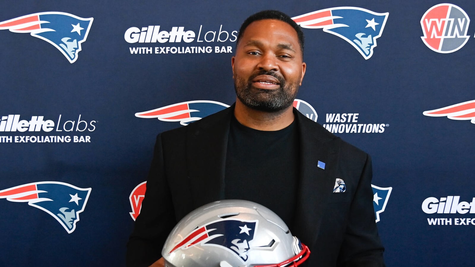 Patriots HC Jerod Mayo open to a reunion with Tom Brady