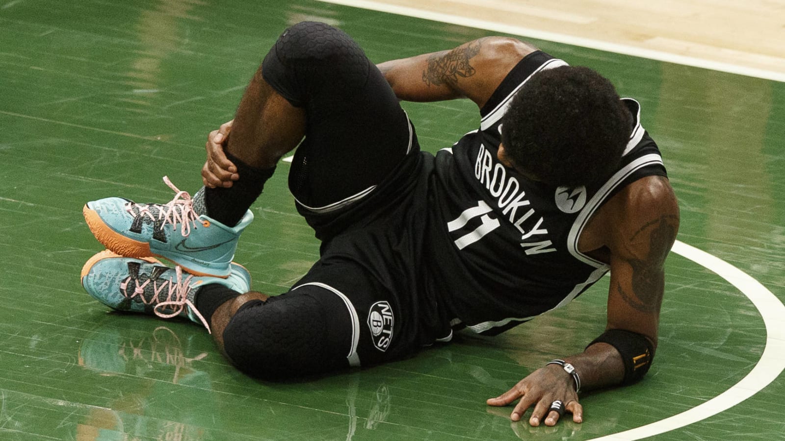 Glen Davis: Irving injury karma for stepping on Celtics' logo