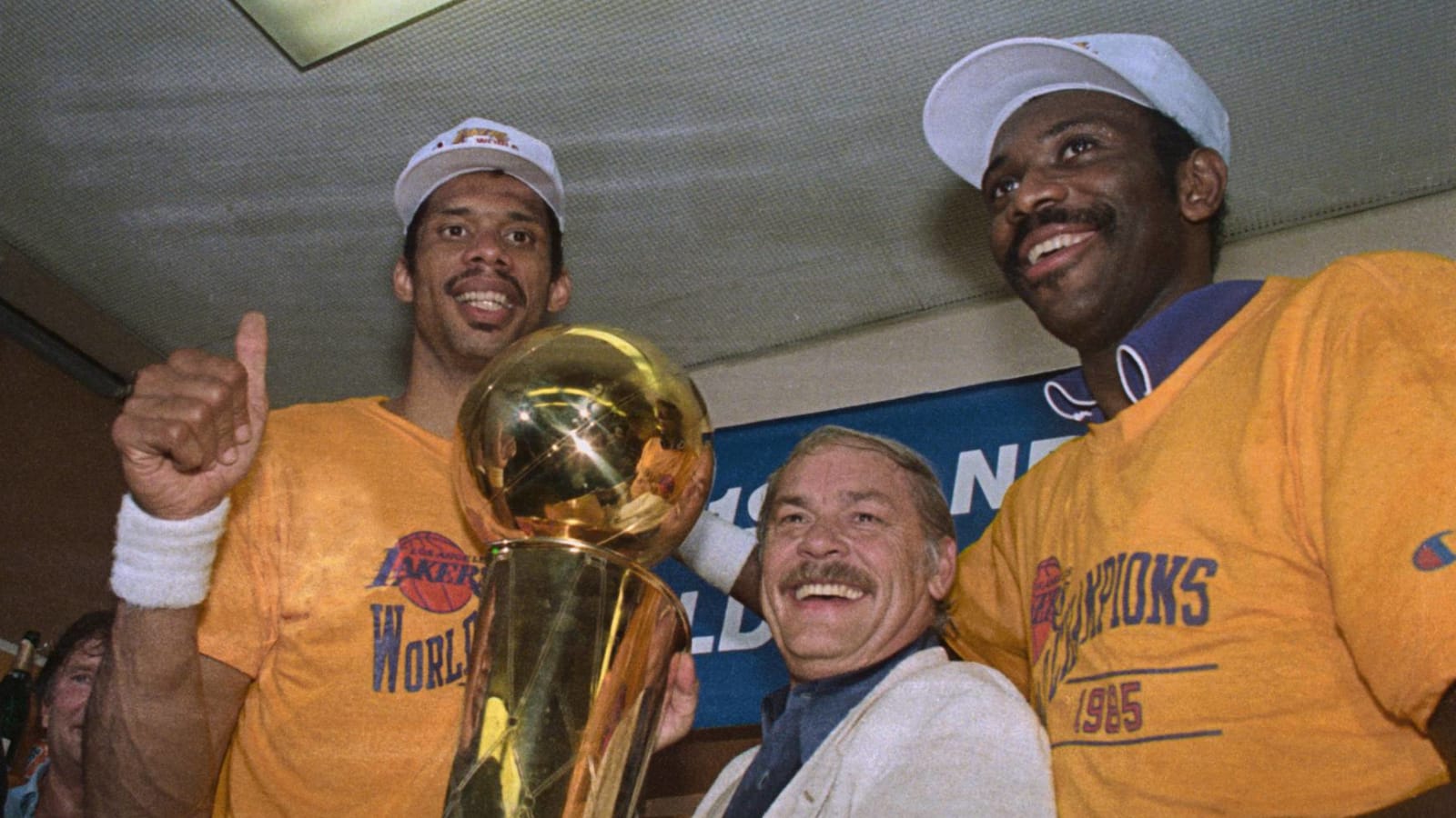 June 9 in sports history: 'There won't be another one like him' 