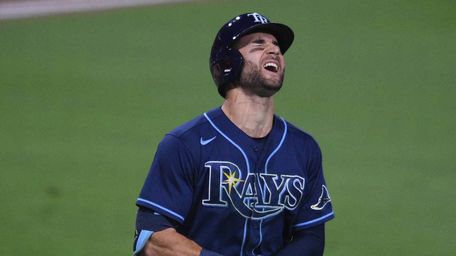 Kevin Kiermaier hit by pitch, leaves Game 3 of ALCS