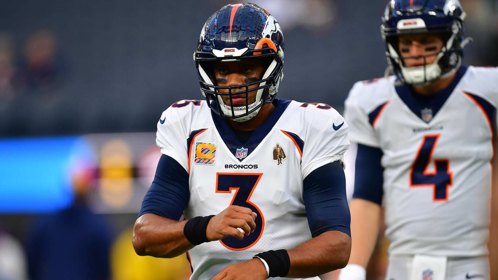 NFL analyst questions Russell Wilson doing plane workout